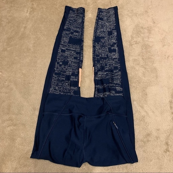 Under Armour Heat Gear and Velocity 7/8 Leggings Size Small Bundle - Picture 16 of 16